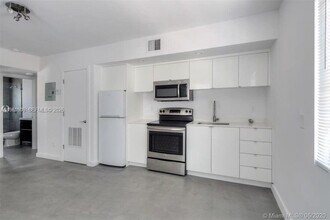 Building Photo - 450 NE 62nd St