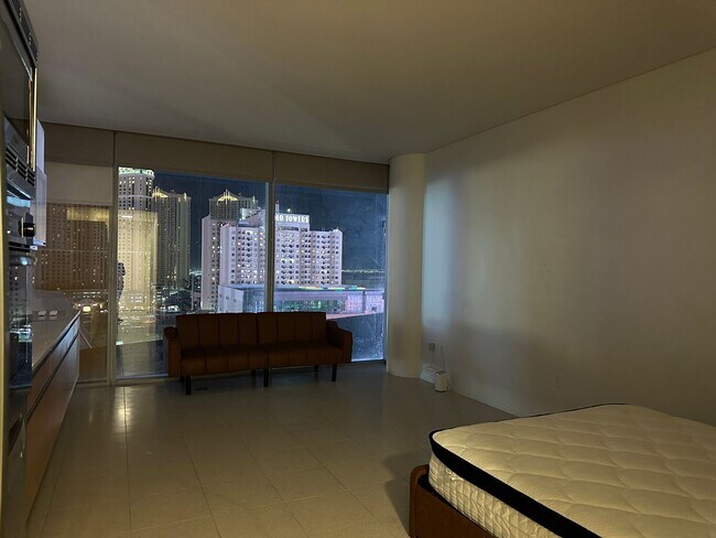 Building Photo - Furnished High-Rise on The Strip