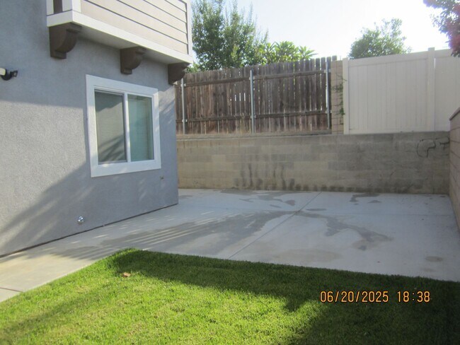 Building Photo - BRAND NEW HOME