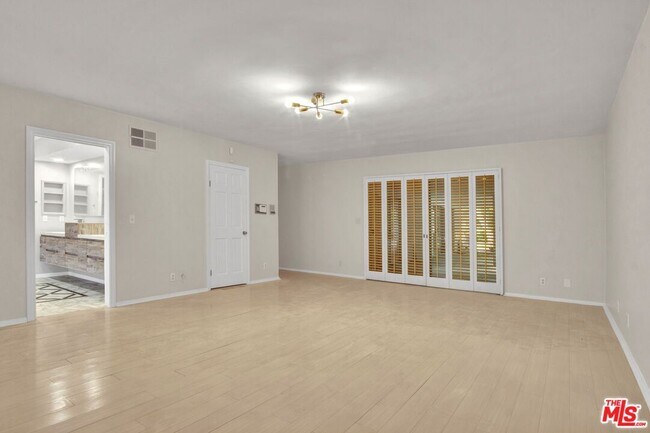 Building Photo - 11410 Canton Dr
