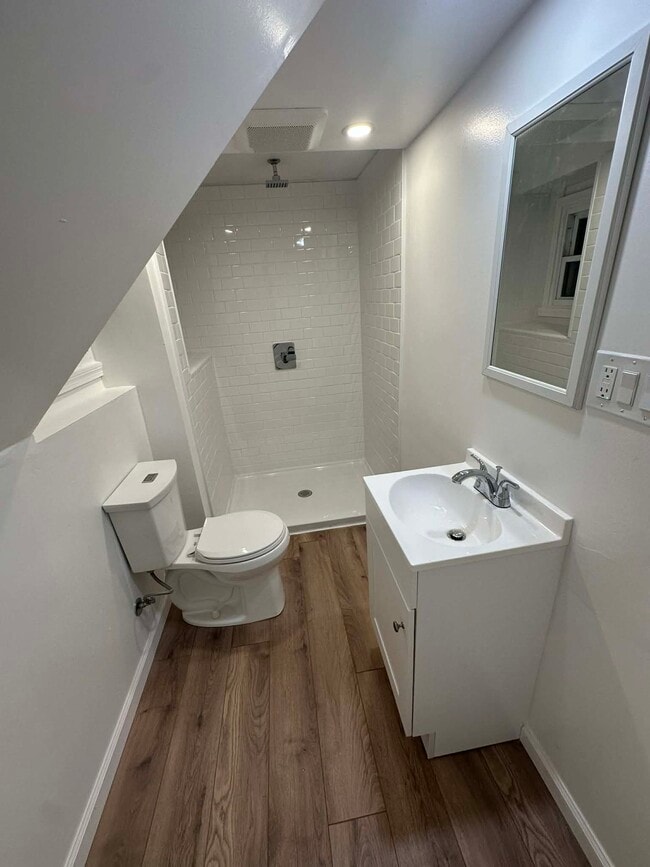 Building Photo - 478 S Main St