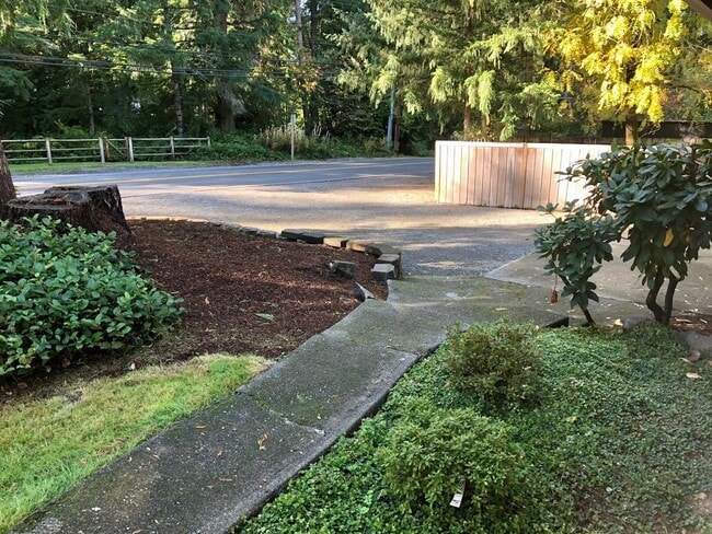 Building Photo - Charming 3 Bedroom in Cottage Lake