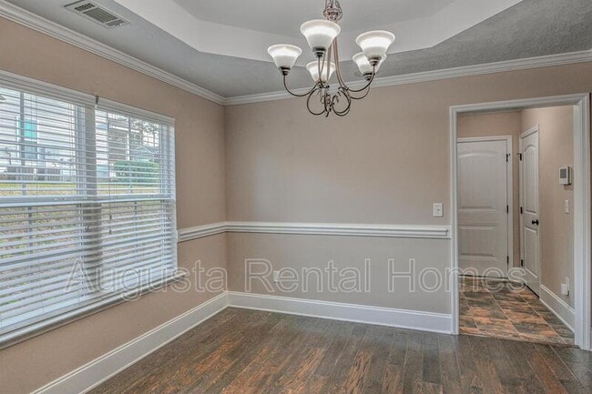 Building Photo - 1328 Royal Oak St