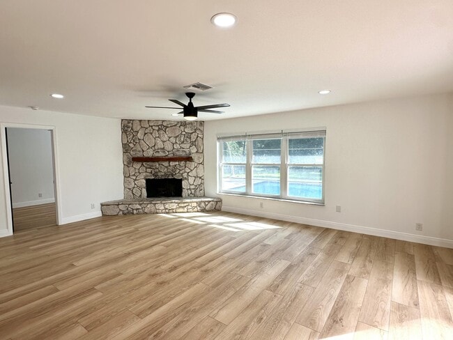 Building Photo - 127 Cordoba Cir