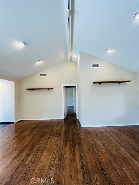 Building Photo - 729 Orange Dr