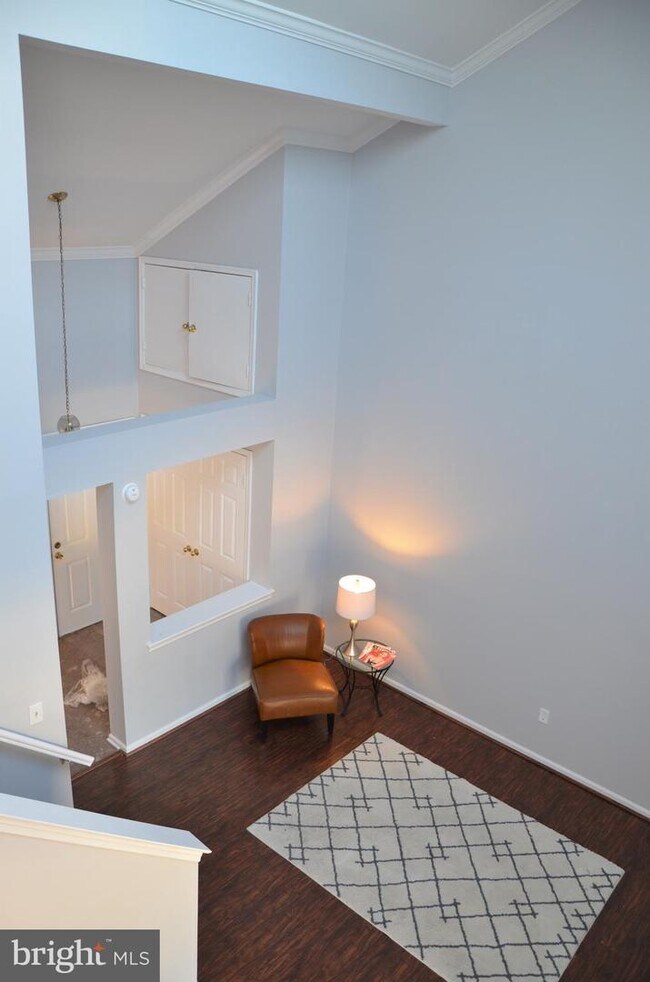 Building Photo - 3311 Lakeside View Dr