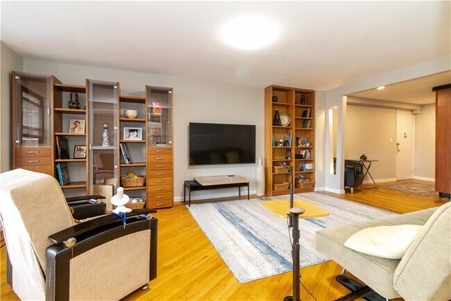 Building Photo - 50 Brighton 1st Rd