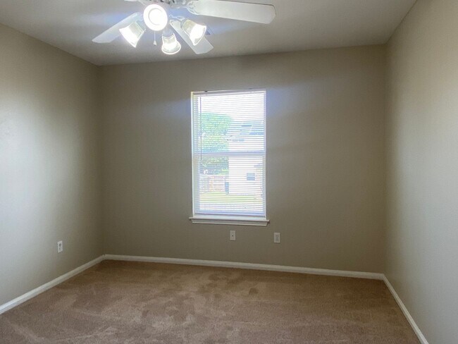 Building Photo - 4 BEDROOM, BELTON ISD