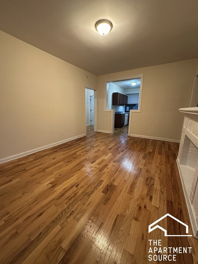 Building Photo - 1319 Oak Ave