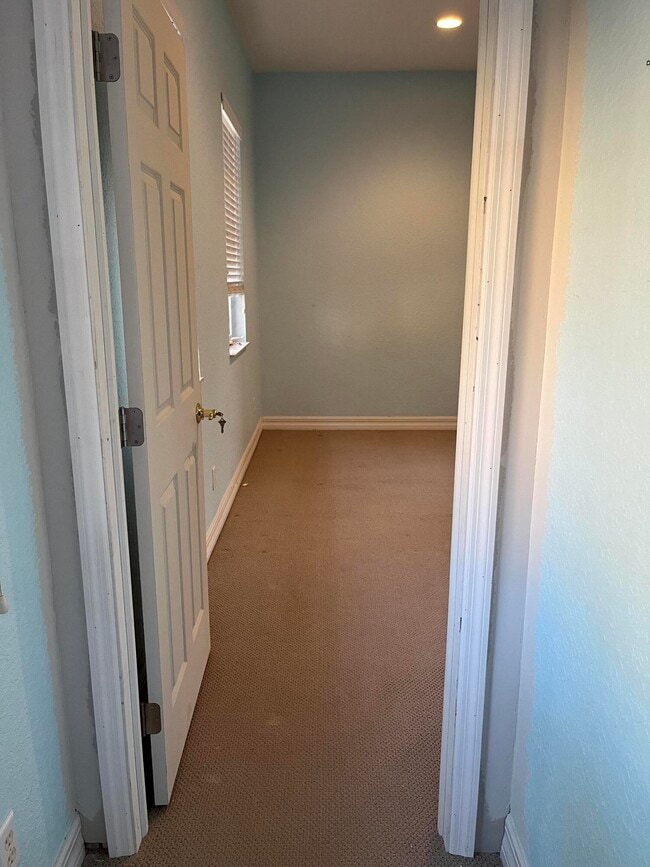 Building Photo - 138 Lismore Ln