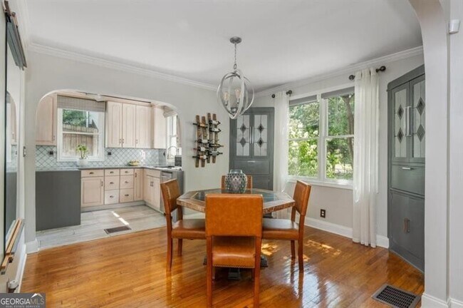 Building Photo - 168 Garland Ave