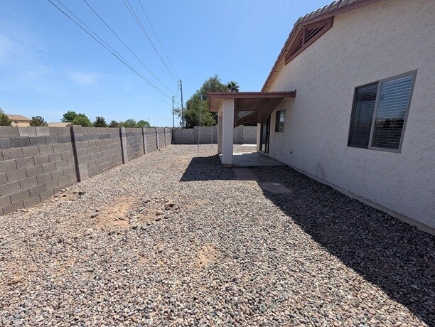 Building Photo - 1204 W Prior Ave