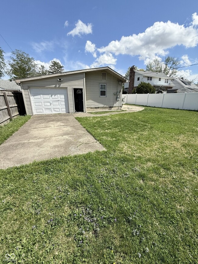 Building Photo - 122 N Routiers Ave