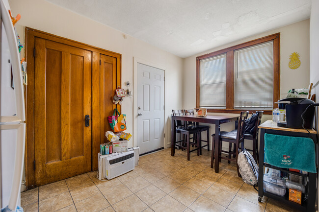 Building Photo - 4408 W Altgeld St