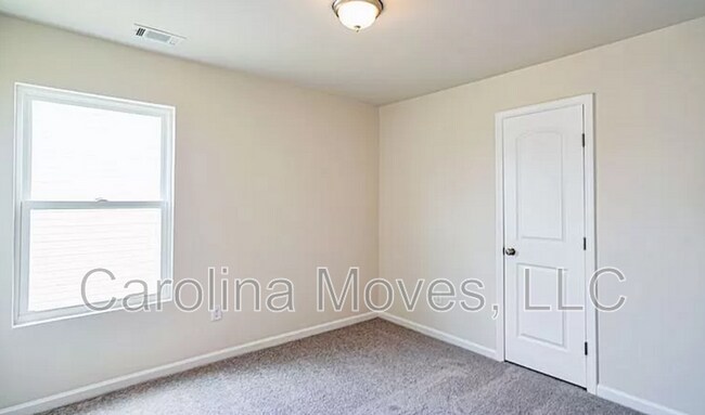 Building Photo - 523 Springtime Ln