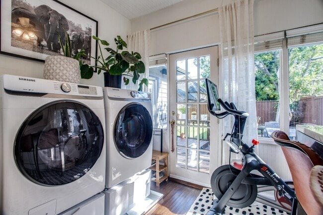 Building Photo - Beautiful home nestled in the heart of the coveted M - Street Neighborhood!