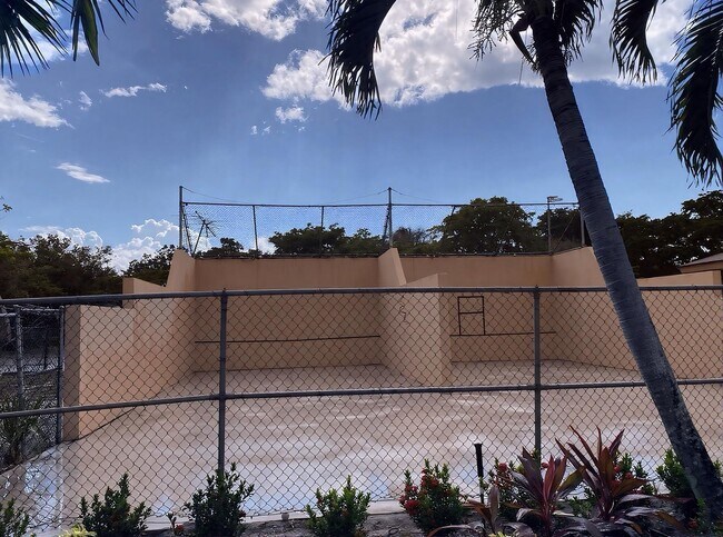 Building Photo - 755 Dotterel Rd