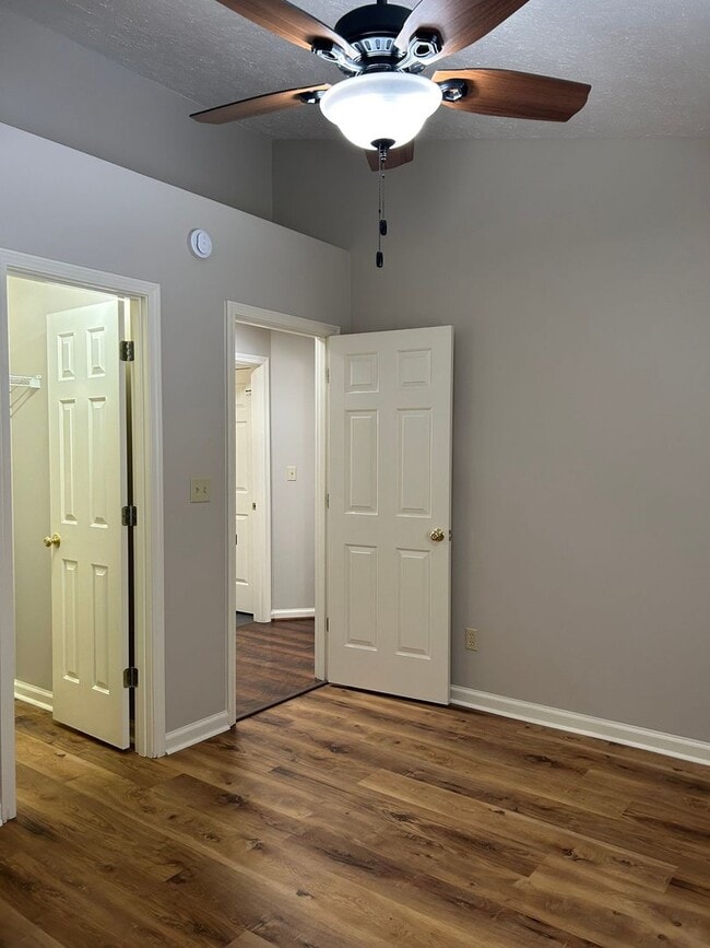 Building Photo - 1623 Lionheart Ln