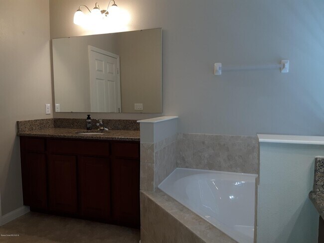 Building Photo - 4165 Harvest Cir