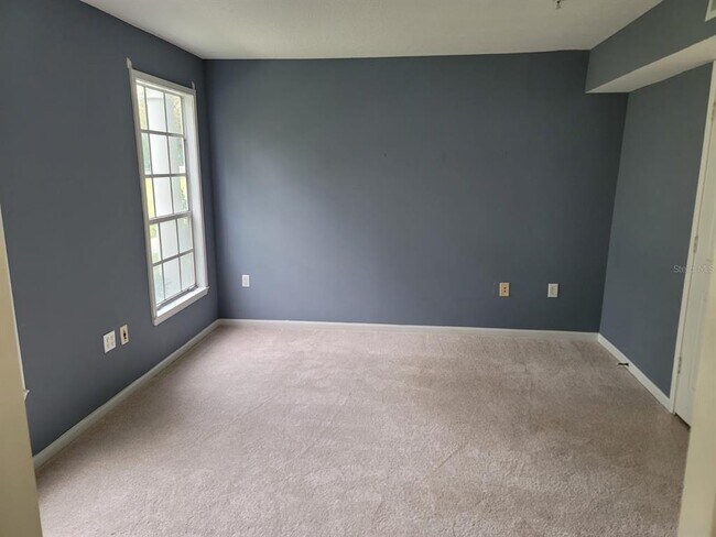 Building Photo - 265 Goldenrain Dr