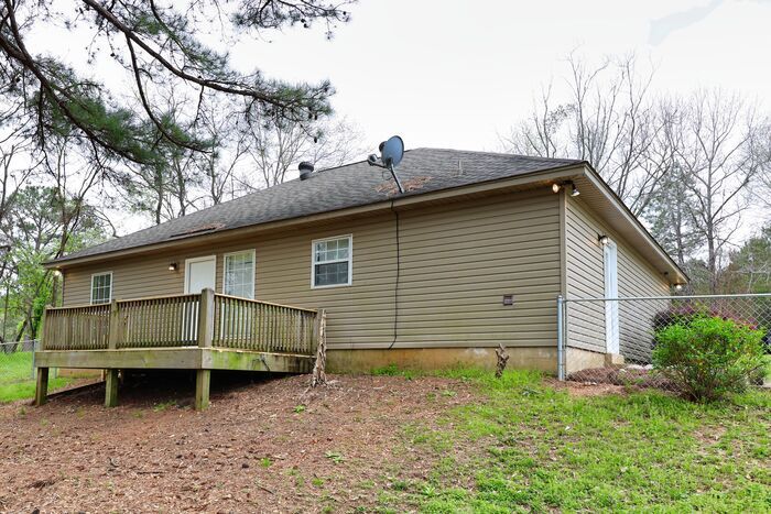 Building Photo - 565 Ware Rd