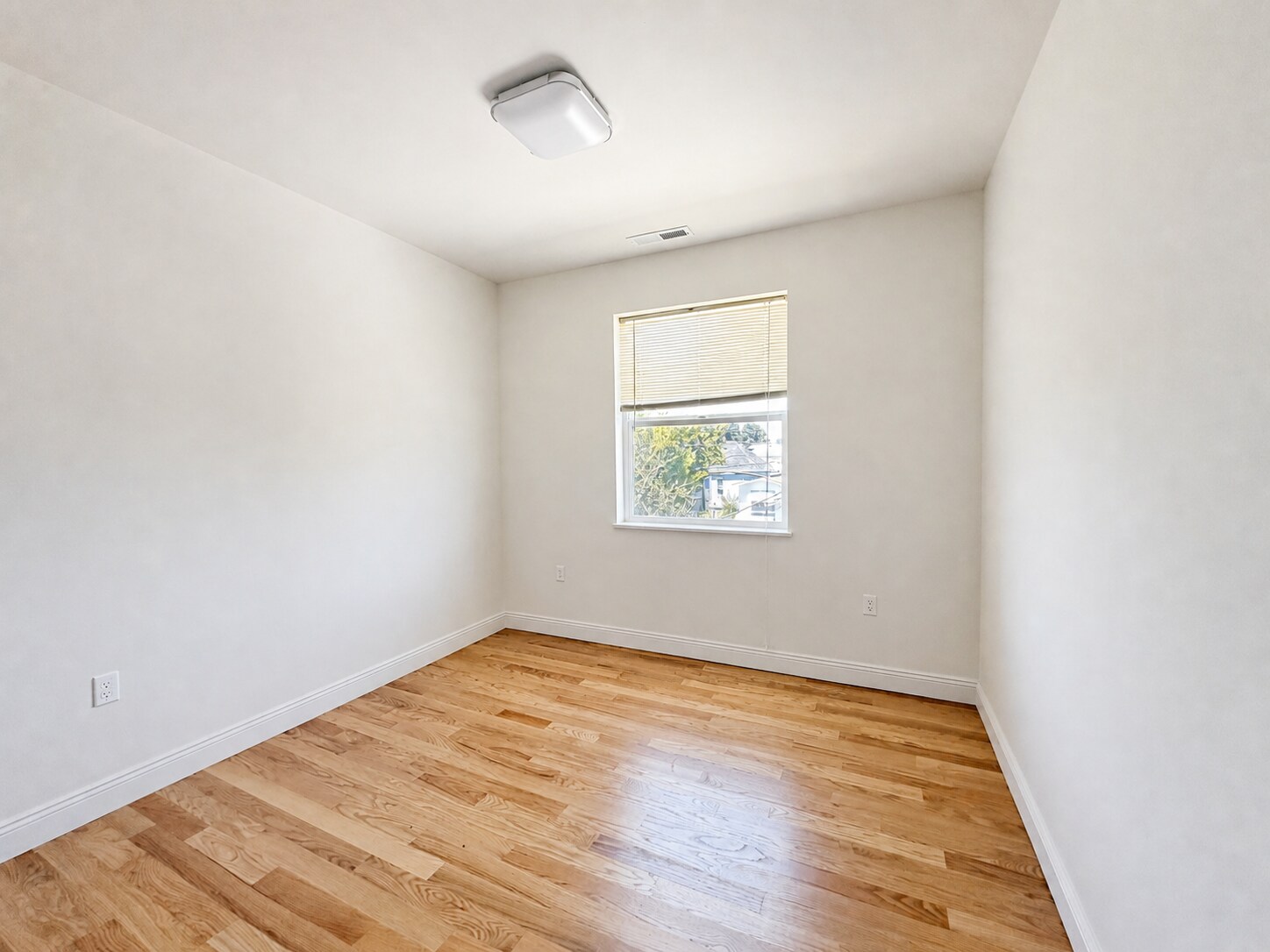 Building Photo - 1506 Lincoln Ave