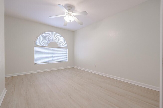 Building Photo - 3081 N 148th Dr
