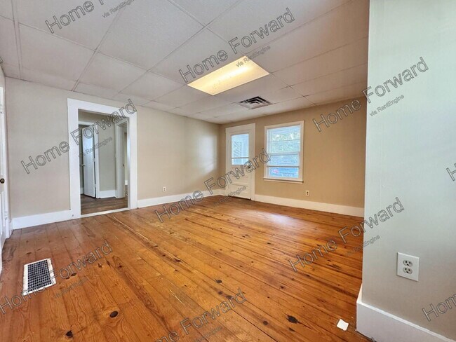 Building Photo - 348 Davis Ct