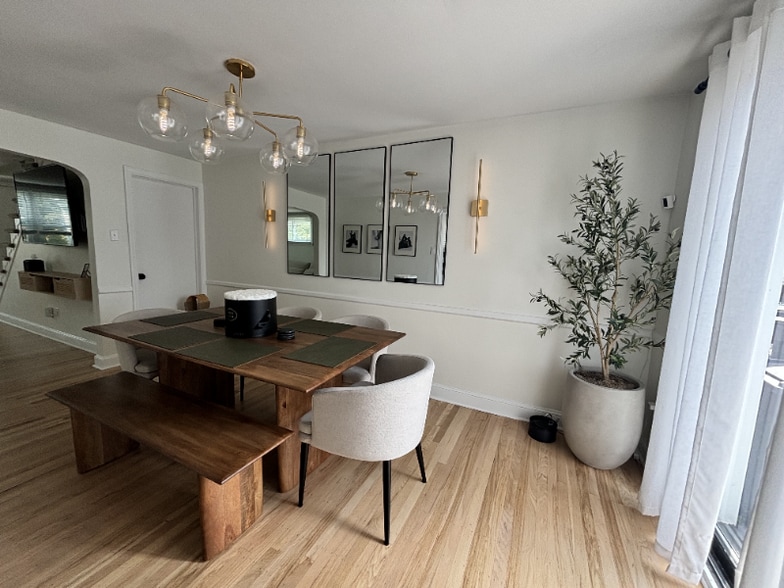 Building Photo - 946 Kenwood Rd