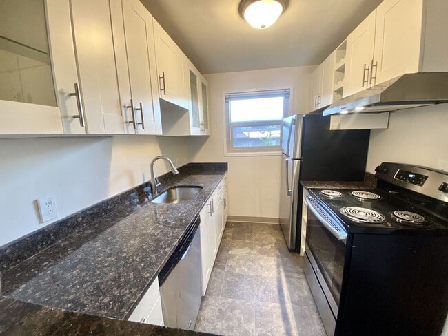 Interior Photo - Edgecliff