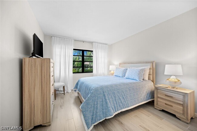 Building Photo - 1808 Kings Lake Blvd