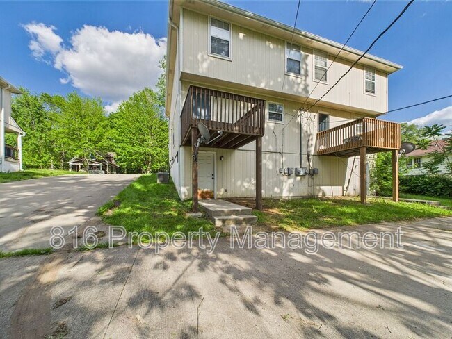 Building Photo - 2314 Monroe Ave