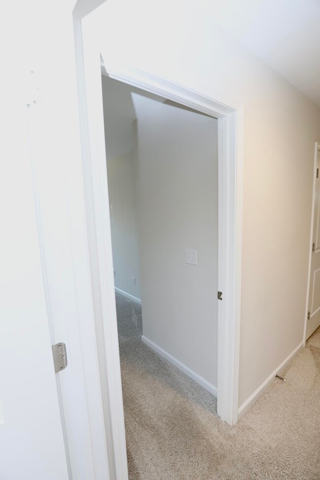 Building Photo - 1960 Barnhart Dr