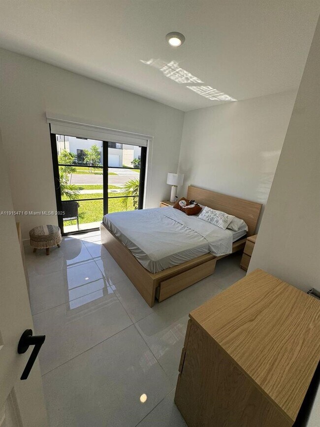 Building Photo - 1301 NW 3rd St