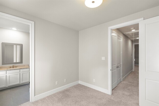 Building Photo - 2123 McIlhenny St