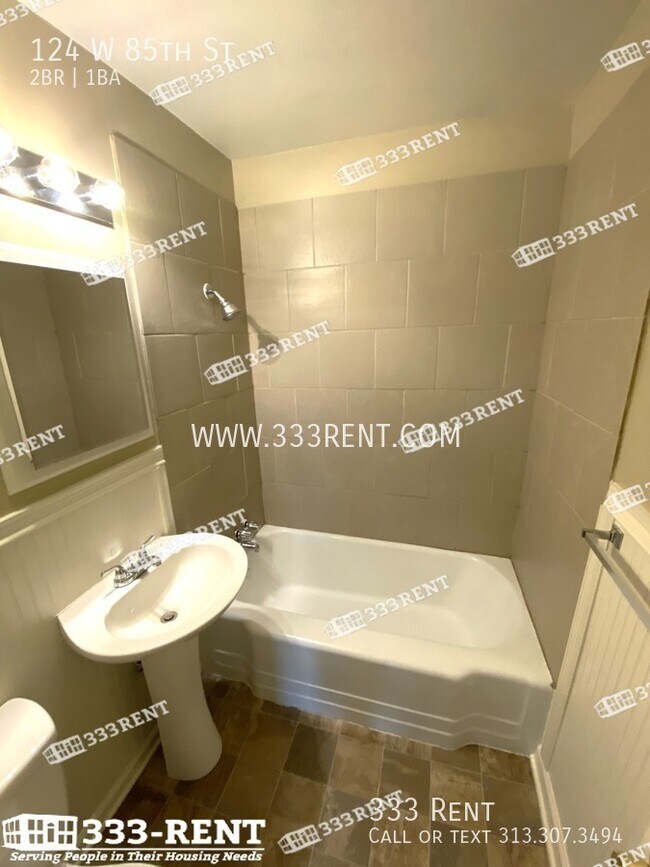 Building Photo - 124 W 85th St