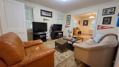 Building Photo - 6 Woodcliff Rd