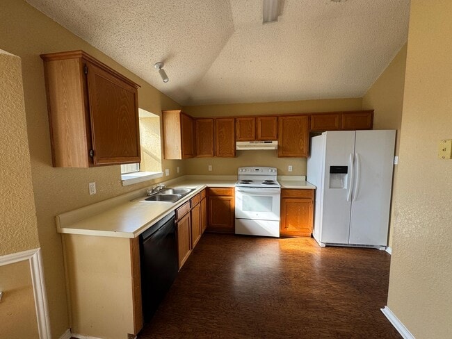 Building Photo - 3606 Rainforest Ln