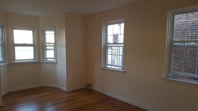 Building Photo - 533 N 33rd St