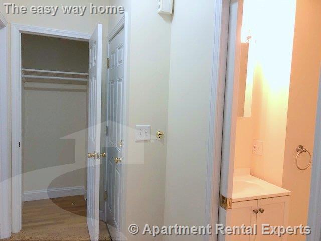 Building Photo - 389.5 Columbia St Unit #1