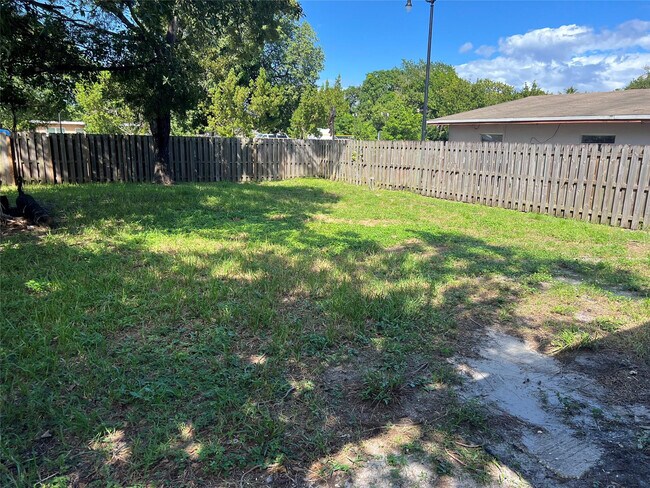 Building Photo - 500 NE 34th St