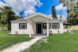 Building Photo - 2600 S Crystal Lake Dr