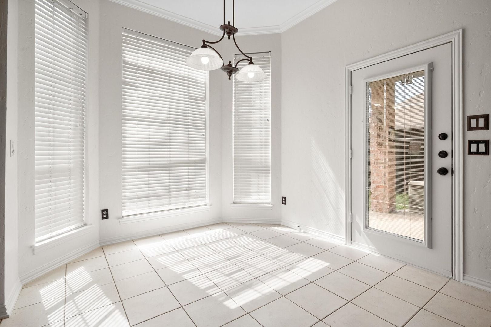 Building Photo - 4512 Crown Ridge Dr