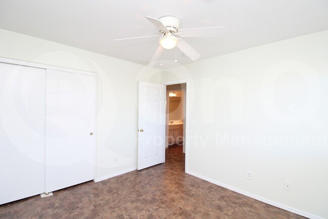 Building Photo - 13349 W Desert Rock Dr