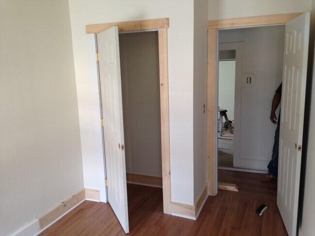 Building Photo - 487 Rooney Ave