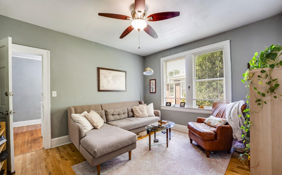 Building Photo - 2651 Dellwood Ave