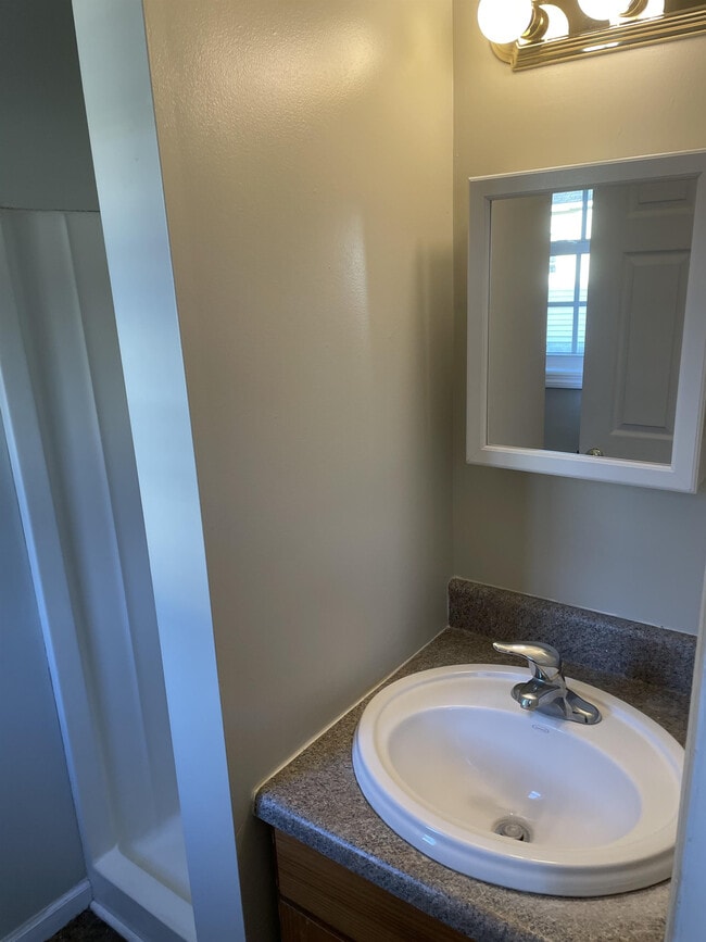 Building Photo - 883 N Cool Ave