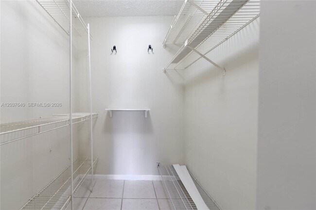 Building Photo - 9015 SW 125th Ave