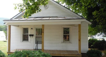 Building Photo - 1206 Magnolia Ave