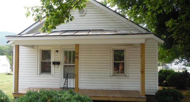 Primary Photo - 1206 Magnolia Ave